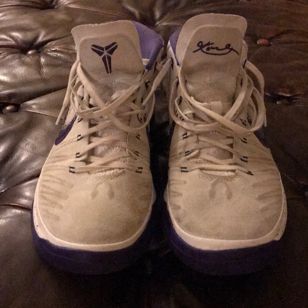 Nike Kobe AD MidTop basketball sneakers